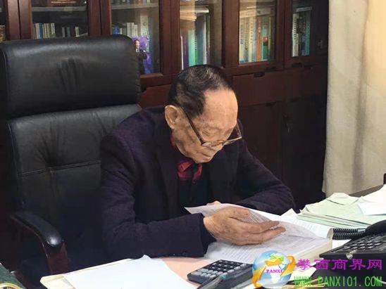 湖南雜交水稻研究中心研究員 辛業(yè)蕓 圖